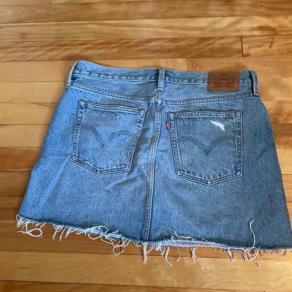Levi’s Jean skirt - Picture 3 of 3
